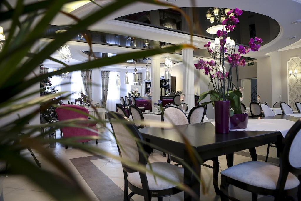 Hotel Madelaine Lwowek Slaski Eksteriør bilde