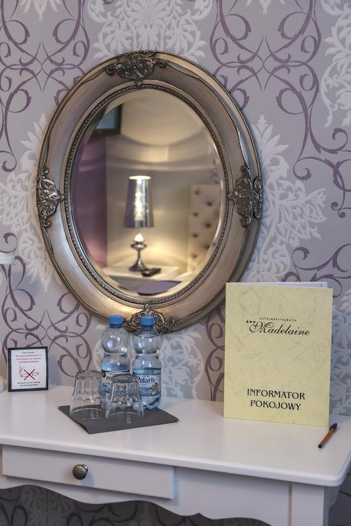 Hotel Madelaine Lwowek Slaski Rom bilde